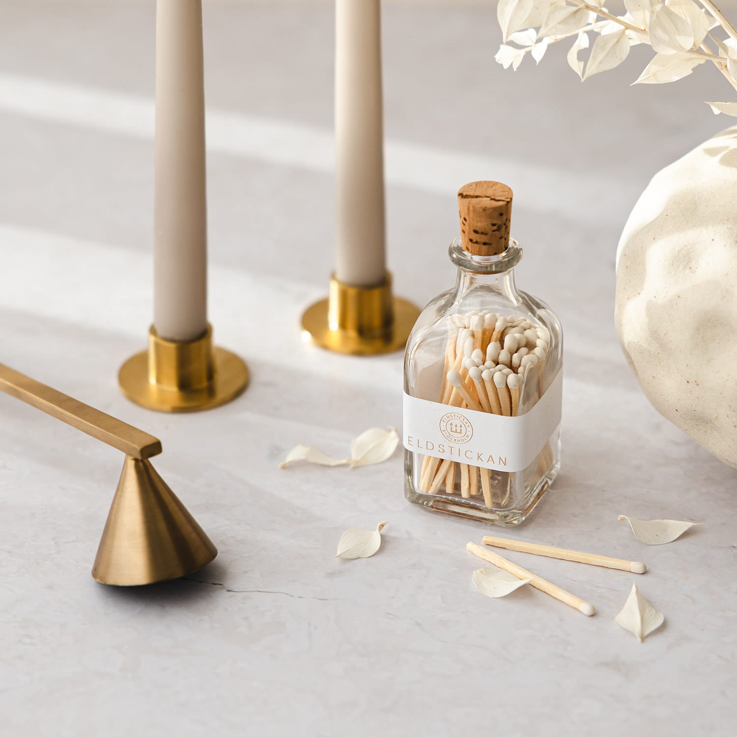 Tändstickor korta vita -eldstickan