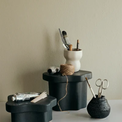 Sonja Pedestal Black H18 cm